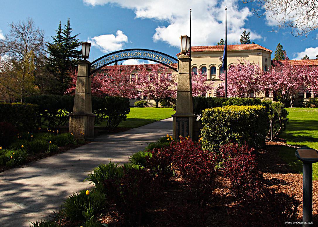 campus đại học southern oregon du học mỹ