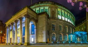 Manchester Central Library tại St Peter’s Square, thành phố Manchester, với kiến trúc hình tròn lấy cảm hứng từ Pantheon ở Rome.