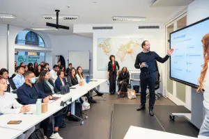 Các phòng học tại EU Business School được trang bị công nghệ hiện đại