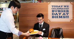Ngày hội Burger cùng sinh viên BHMS
