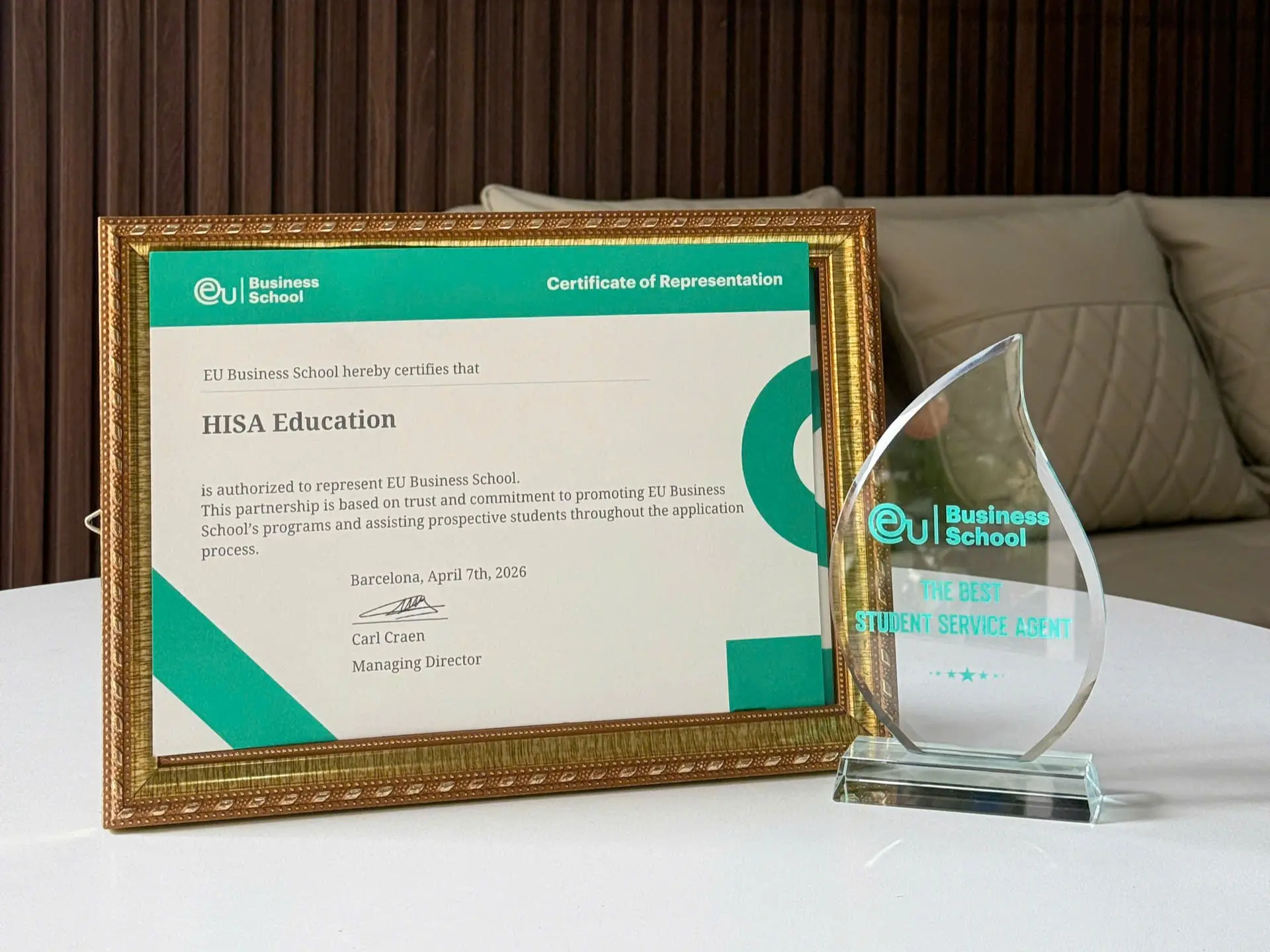 Chứng nhận Đại diện Chính thức & Cúp "The Best Student Service Agent" từ EU Business School